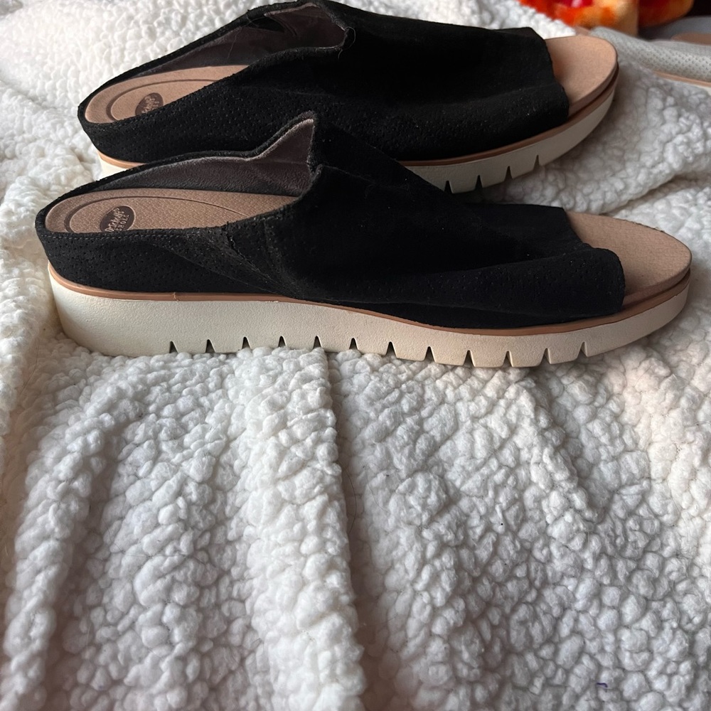 Women’s open toe mules size 9.5.